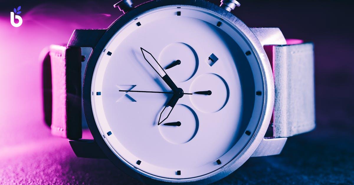 WHAT IS AN HOURLY EMPLOYEE -