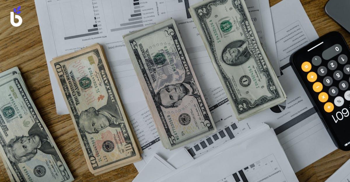 WHAT IS SALARY VARIANCE REPORT?